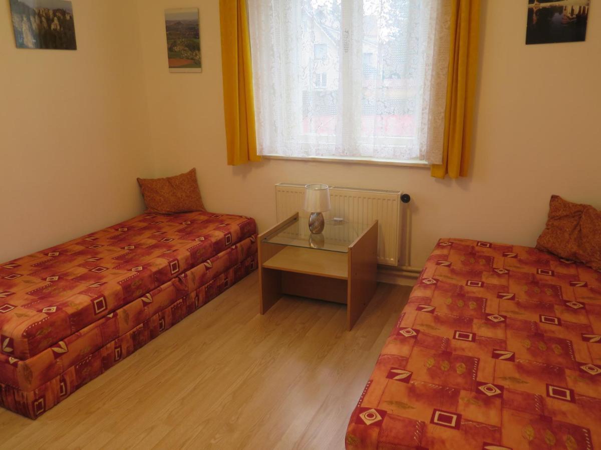 Apartman Hruba Skala Luaran gambar