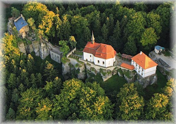 Apartman Hruba Skala Luaran gambar